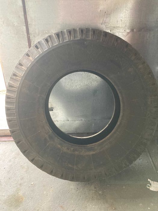 Шины шина 1350-380 нові