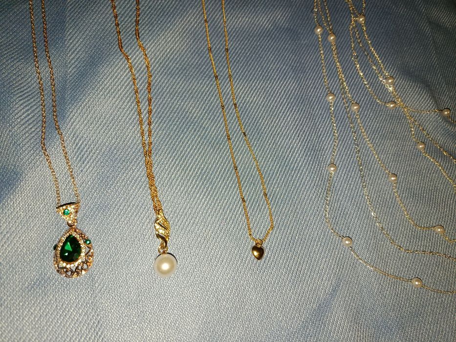 Біжутерія, підвіски, кулони