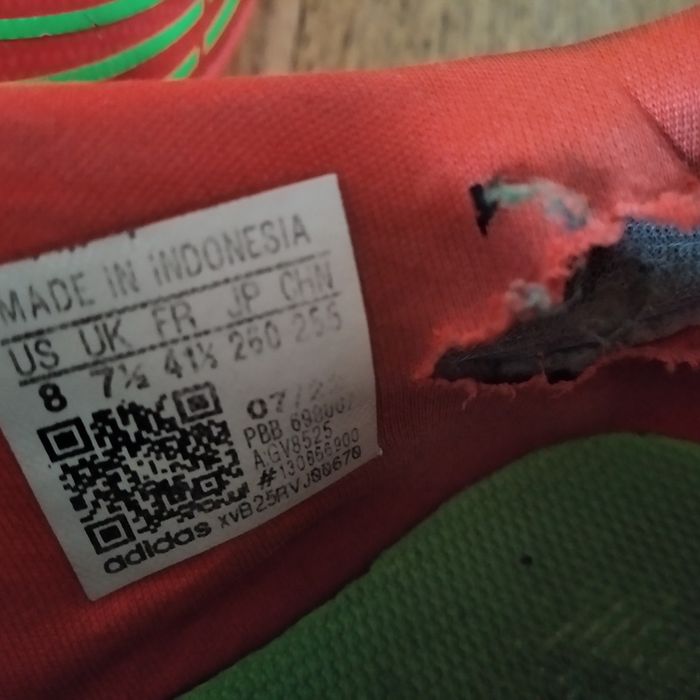 Turfle adidas predator r.42