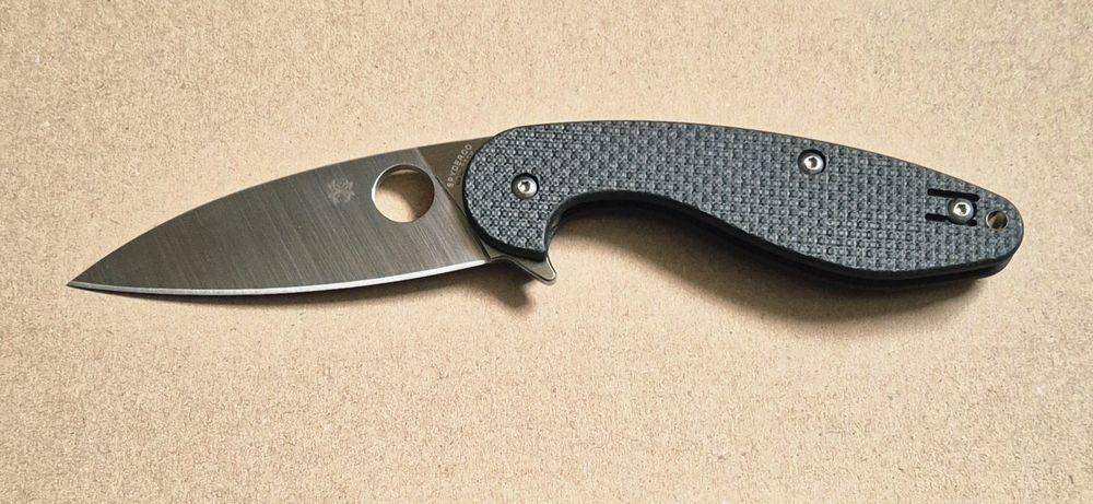 Nóż składany Spyderco Sliverax - C228CFP