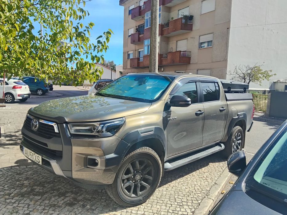 Toyota Hilux 2.8 D-4D 4WD Invincible TA