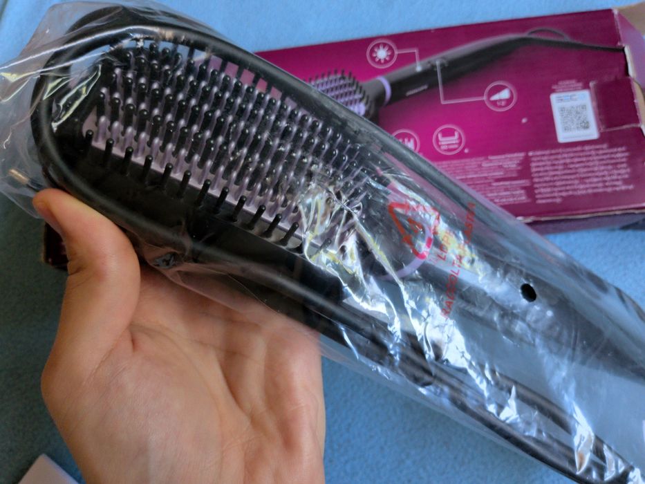 Escova Alisadora Philips StyleCare Essential (Modelo BHH880/00), uma ferramenta térmica concebida para alisar e modela