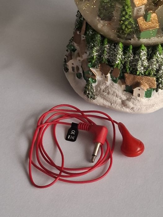 Słuchawki piękne czerwone ,na jedno ucho,dlugość 95 cm