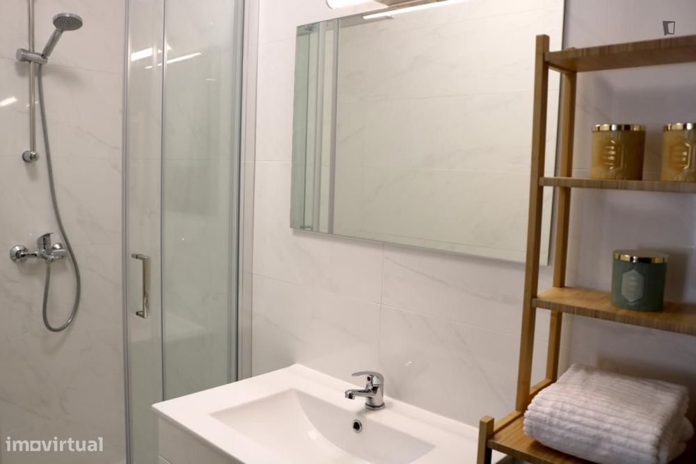 Quarto - localizado em Lumiar Lisbon