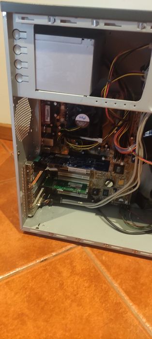 Retro Computer Tower447245002495109122