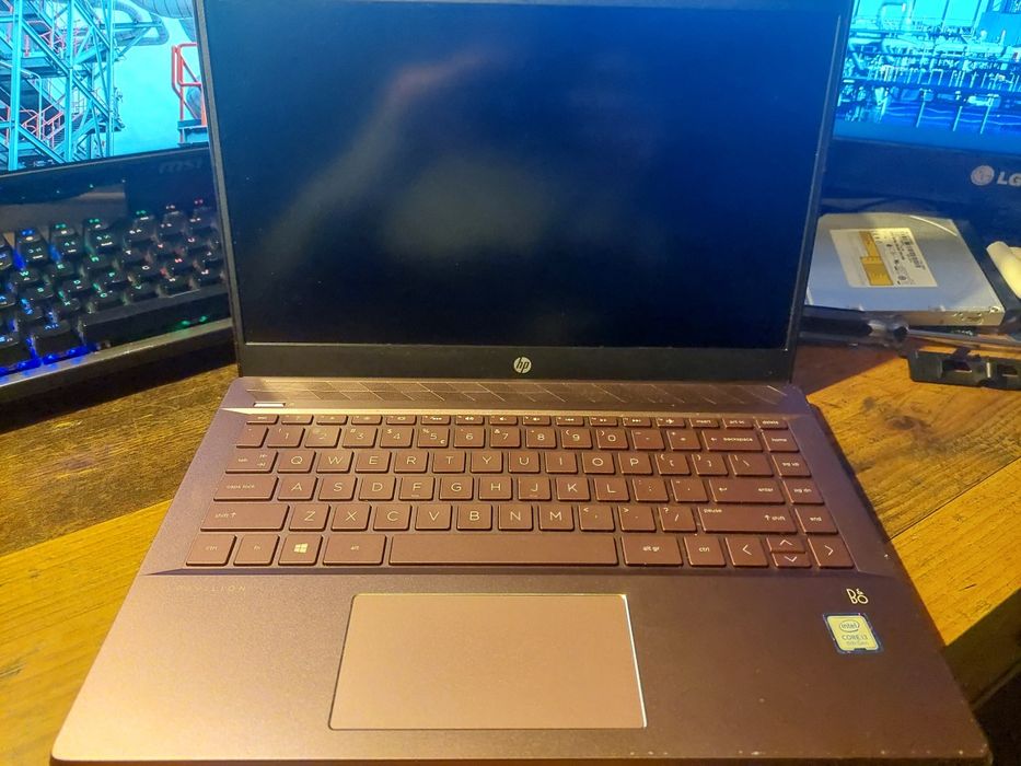 Laptop HP i3-8145U 8GB RAM full HD IPS