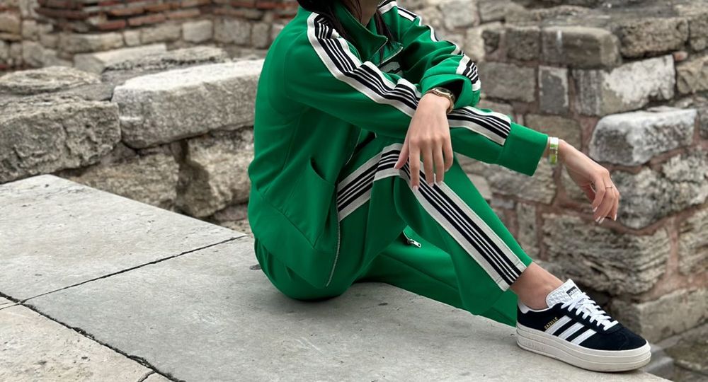 Костюм стильний і зручний