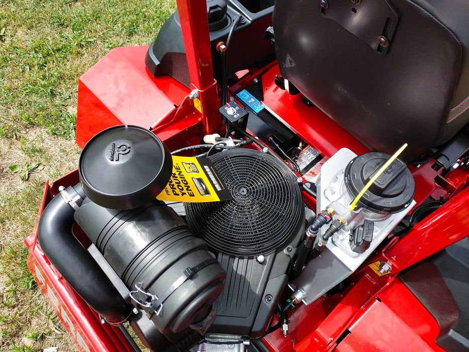 Traktor zero-skręt Ferris ISX 3300 72" 183 cm 40 KM LEASING RATY