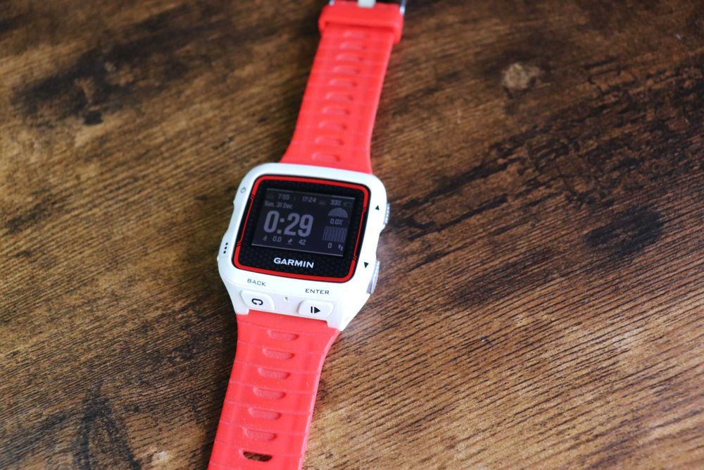 Garmin Forerunner 920XT White/Red - Carregador Incluído