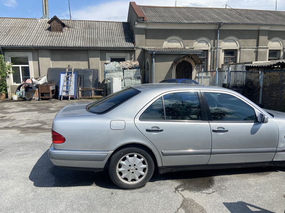 Мерседес w210 e300