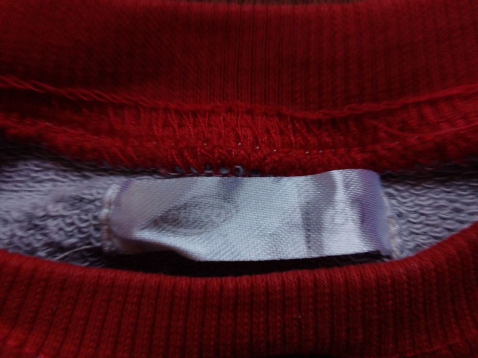 Bluza, r. 80, wkładana przez głowę.