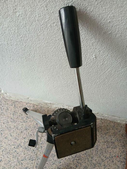 Tripé Antigo para arranjo