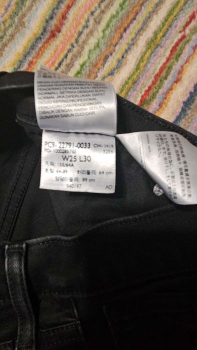 Czarne Levis skinny 25/30