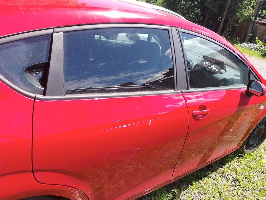Seat Leon drzwi tylna klapa