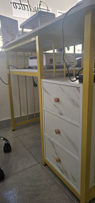 Mesa de manicure para alugar