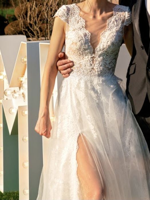 Suknia ślubna koronka