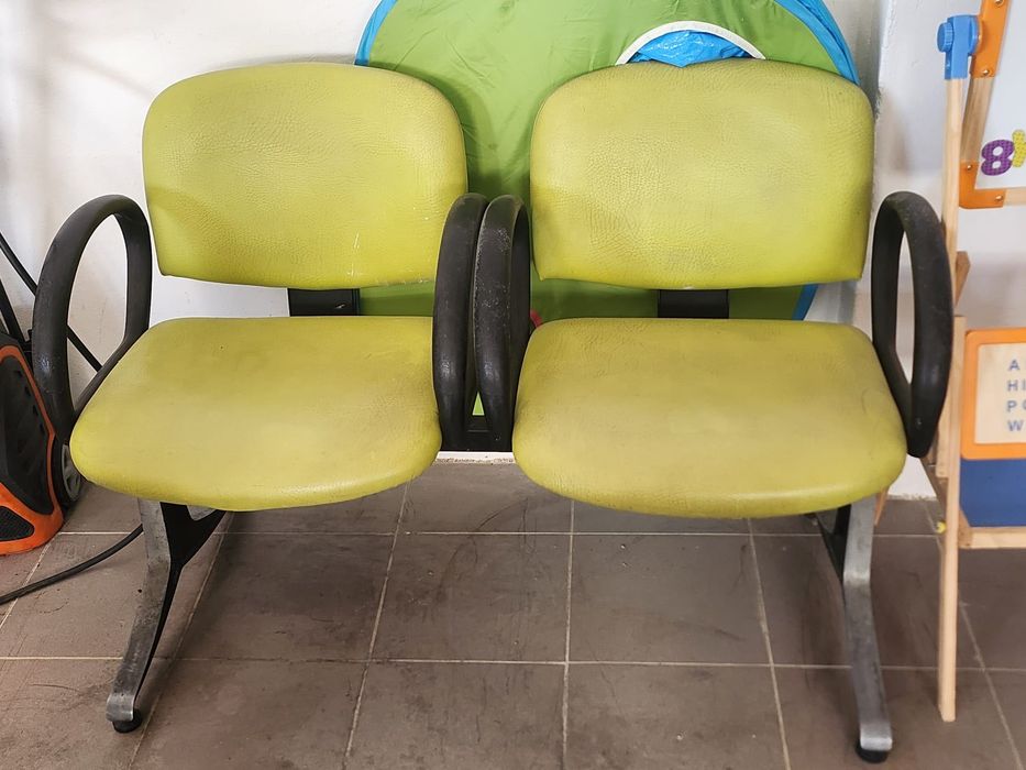 Banco de duas cadeiras
