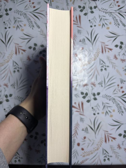Продаю нову книгу Одна секунда, щоб закохатись.
