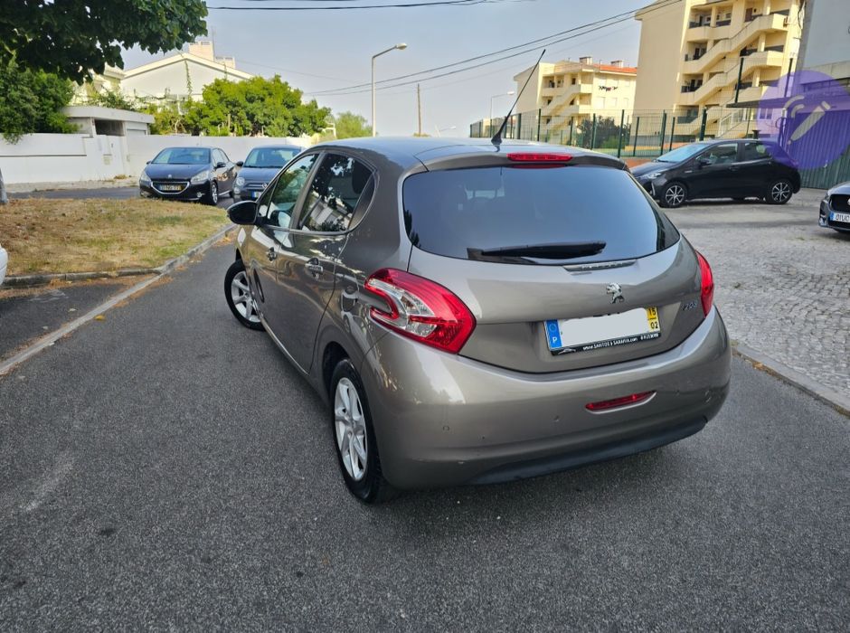 Peugeot 208 1.2cc