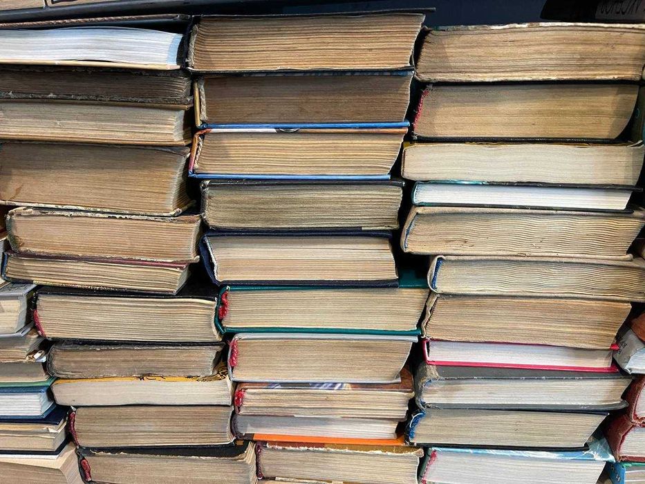 книги різні б у не дорого 35