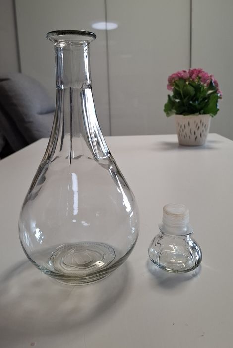 Zestaw karafek do whisky i nalewek