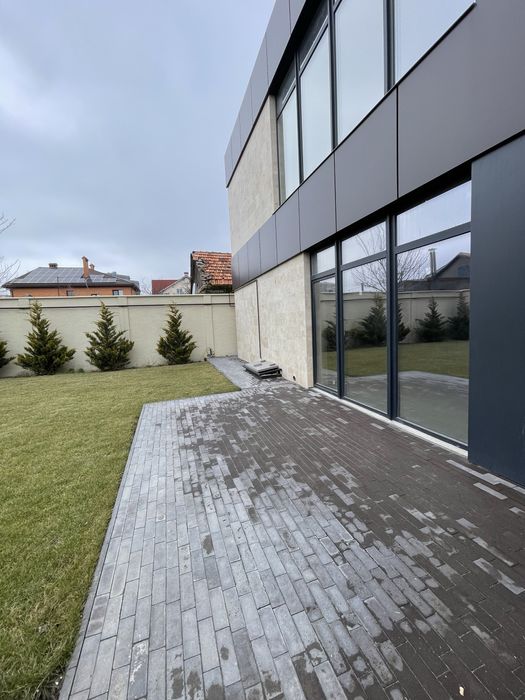 Стильний та сучасний. Котедж в закритому комплексі.