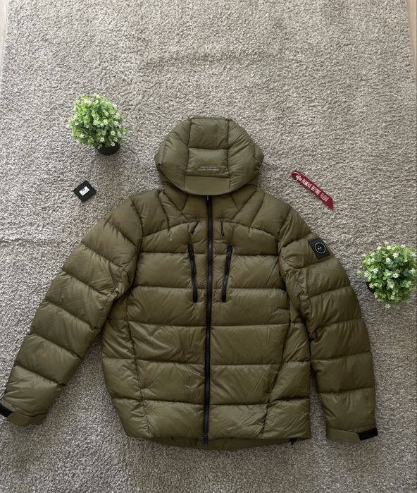 Пуховик від бренду Marshall Artist