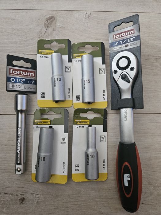 Grzechotka Fortum  + przedłużka+nasadki