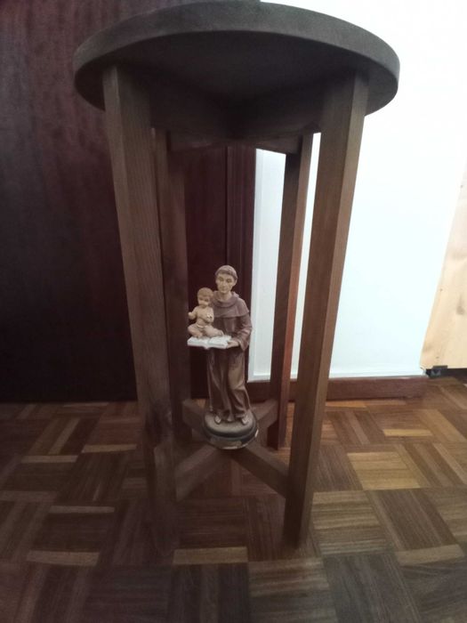 Mesas de madeira 10€  só tenho a 1.a foto