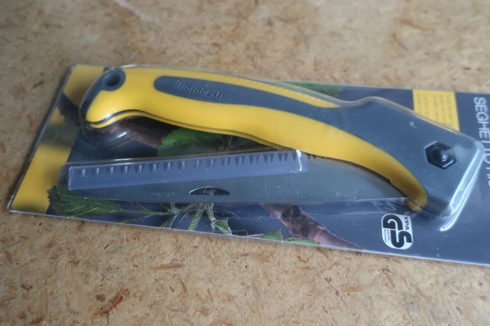 (Novo a estrear) Florabest Serra dobrável para poda