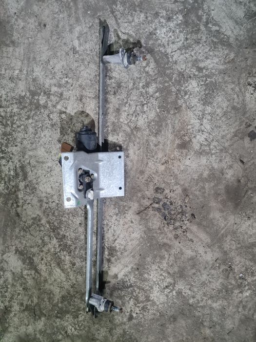 Mechanizm wycieraczek z silniczkiem Mitsubishi Canter