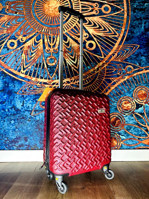 Nowa walizka 40x30x20 bagaż podręczny bezpłatny