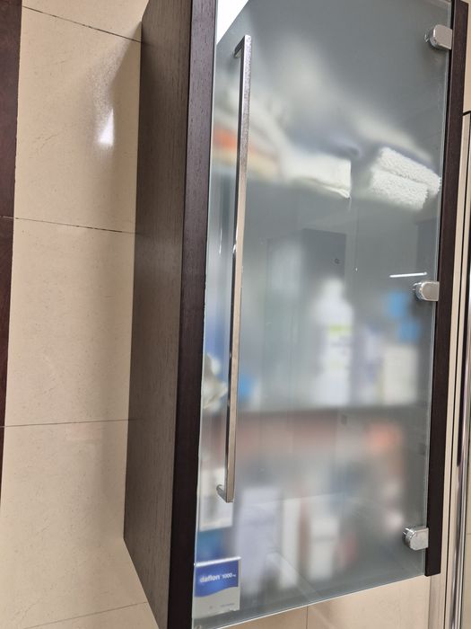 Móvel para  WC, de parede