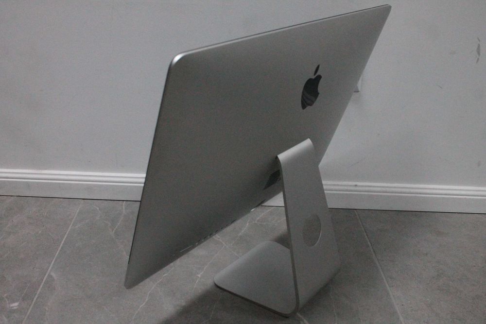 Komputer Apple iMac 8GB IC i5 21,5"
