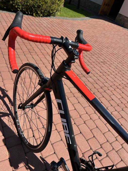Rower szosowy CUBE ATTAIN 2019