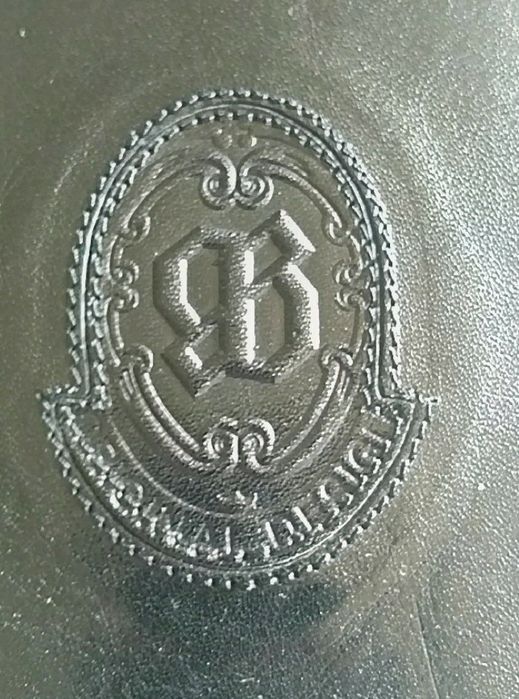 Porta gravatas em pele