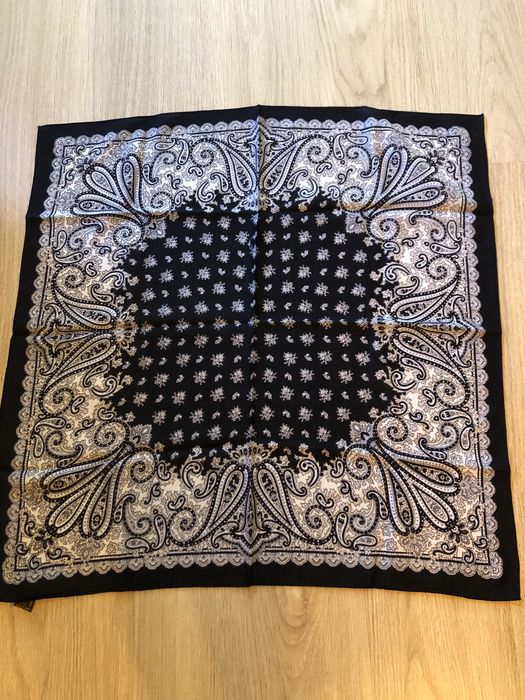 Lenços antigos em lã