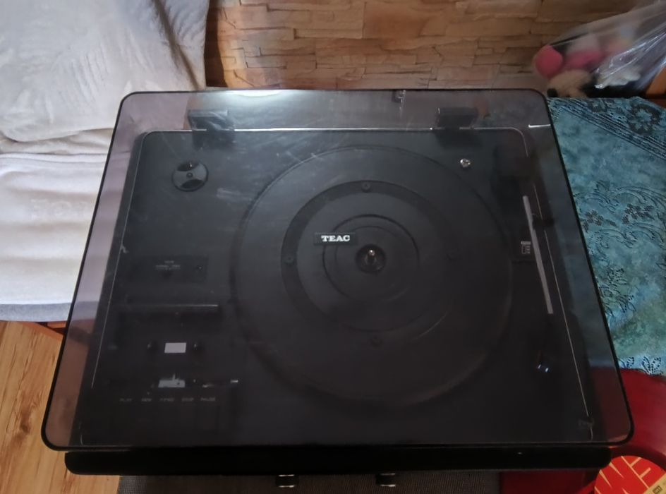 Wieża Teac gramofon