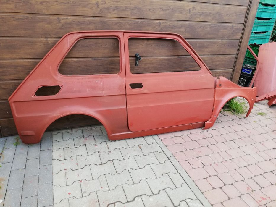 Fiat 126p bok prawy, poszycie drzwi prawe błotnik prawy