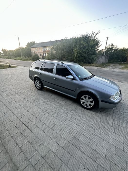Шкода Октавія 1.6i