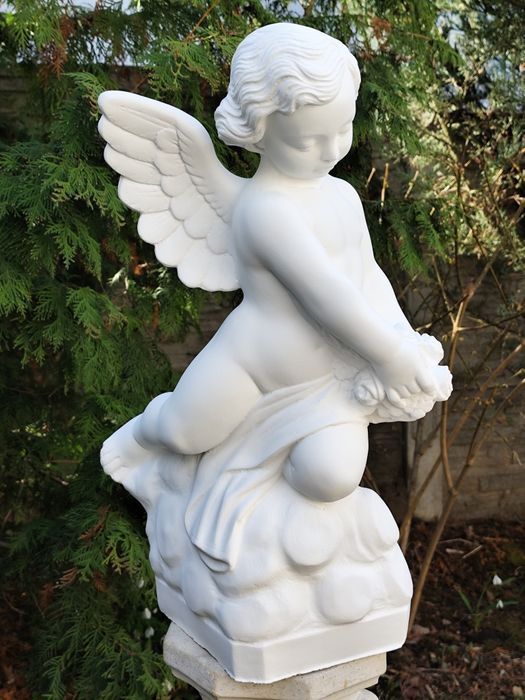 Скульптура ангела з бетона для пам`ятників