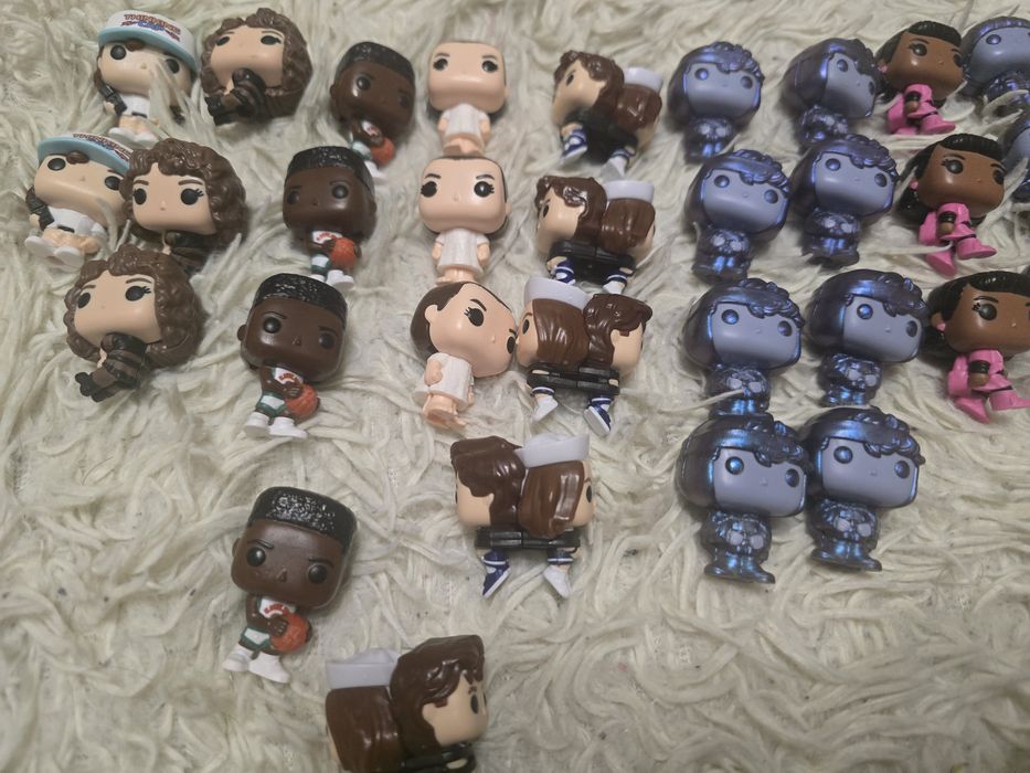 Киндер очень странные дела