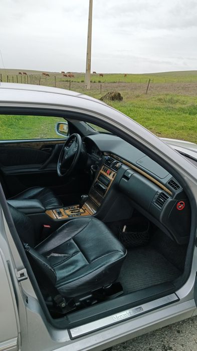 Mercedes w210 270cdi
- Ano: 2000.
- Cilindrada: 2700cc.
- Caixa aut