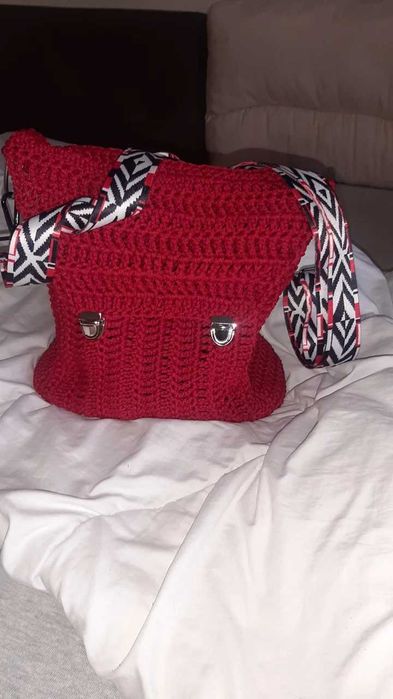 Recznie robiona na drutach torba
