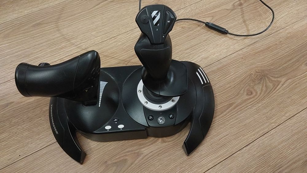 Joystick Thrustmaster