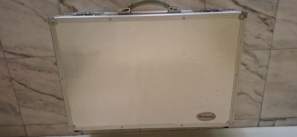 ROCKCASE by Warwick para pedais