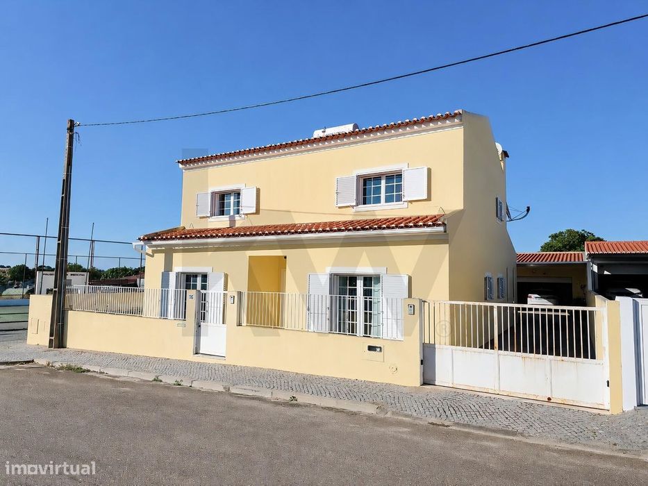 T3 Detached House in Vila Fernando, Elvas — Energy Certificate Class A
