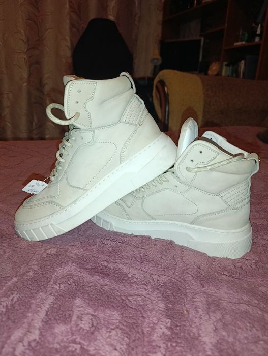 Ботинки женские на шнуровке