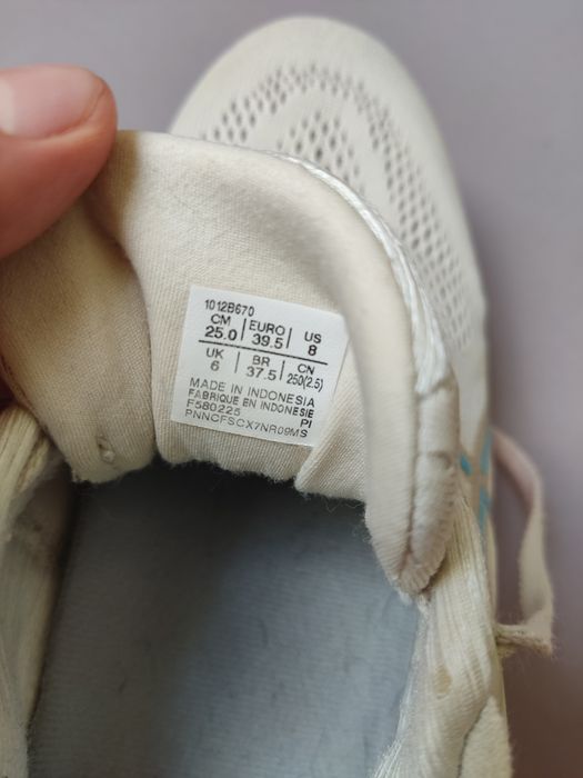 Жіночі сірі бігові кросівки ASICS Gel-Kayano 31