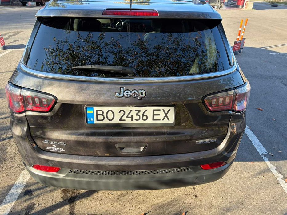 Jeep compass latitude